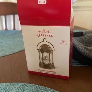 2014 Hallmark keepsake ornament with magic light and sound